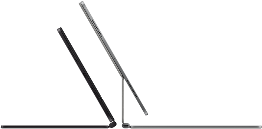 2 iPad Pro-devices bevestigd aan Magic Keyboard, zijaanzicht, dun profiel, kleur spacezwart met speakers en USB‑C-poort, half open gekanteld, kleur zilver, open, achterover gekanteld met het zwevende design van het toetsenbord, speakers en microfoon